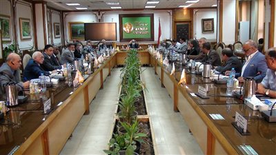 مجلس عمداء جامعة المنيا يُتابع الاستعدادات النهائية لبدء الدراسة