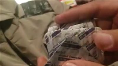 ضبط محاولة تهريب أقراص مخدرة ونقد أجنبي وسجائر إلكترونية بمطار القاهرة