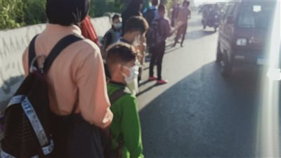 توافد طلاب وطالبات الإسكندرية على المدارس في أول أيام الدراسة 