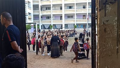 طلاب الدقهلية يتوافدون على المدارس في العام الدراسي الجديد| فيديو 