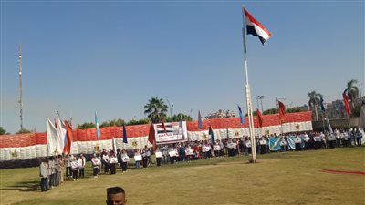  طابور عرض وتحية العلم.. مراسم بداية العام الدراسي بجامعة أسيوط | فيديو 