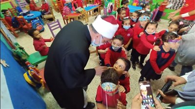 رئيس قطاع المعاهد الأزهرية يتفقد طلاب مدينة نصر بأول أيام الدراسة | فيديو وصور 