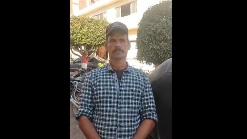 أمانة سائق تعيد البسمة