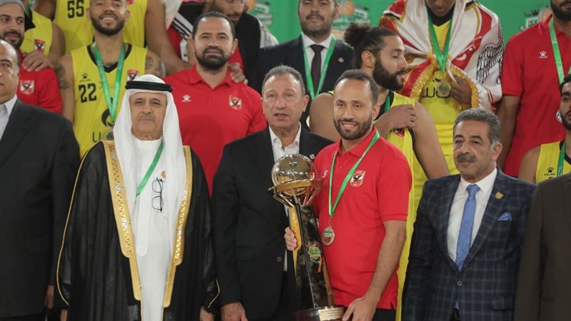 تتويج رجال سلة الأهلي