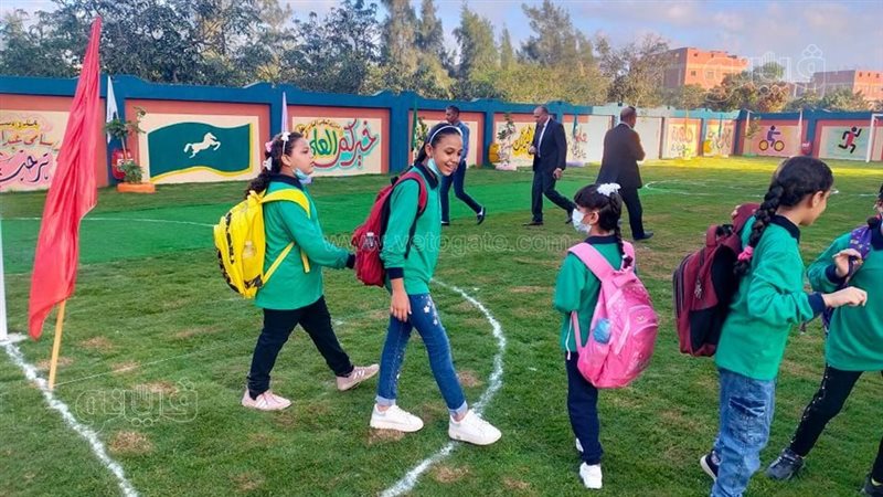 توافد الطلاب على