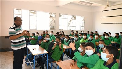 20 صورة ترصد ثاني أيام الدراسة بقنا 