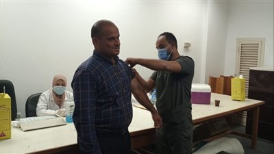 جامعة حلوان تواصل تطعيم الطلاب والعاملين وأعضاء هيئة التدريس ضد كورونا