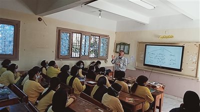 10 صور ترصد الحصة الأولى بأول أيام العام الدراسي الجديد في الإسكندرية