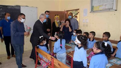 محافظ الأقصر يتفقد المدارس وتطبيق الإجراءات الاحترازية|صور