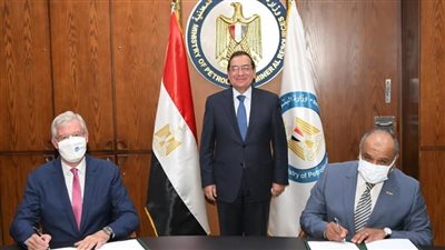 وزير البترول يشهد توقيع مذكرة تفاهم بين إنبي وتكنيب الإيطالية في مجال تحويل الطاقة