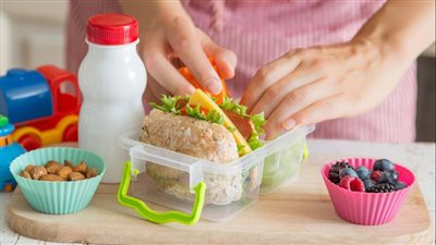 كارثة في اللانش بوكس.. خبيرة تغذية تحذر الأمهات من هذه المشروبات| فيديو 