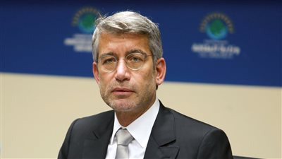 وزير الطاقة اللبناني يؤكد عودة الكهرباء ويكشف سبب الأزمة