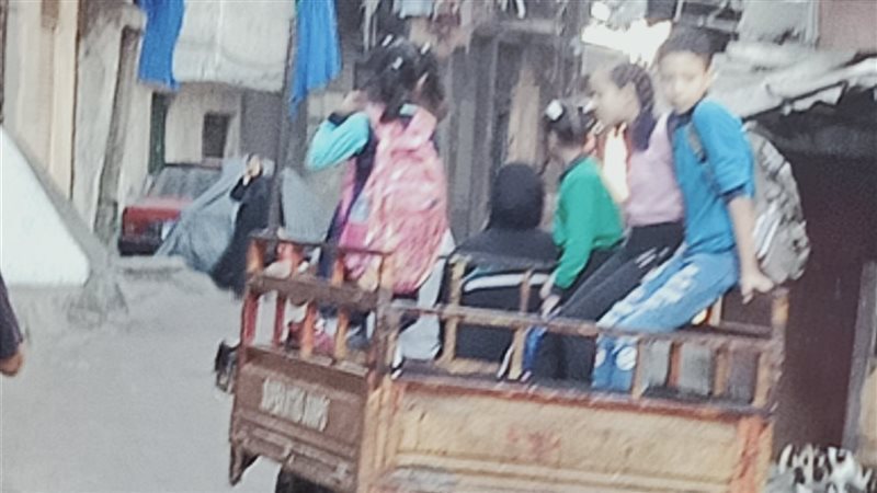 سيارات ربع نقل للطلاب