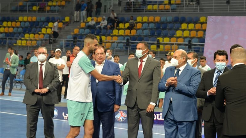 وزير الشياب ومحافظ