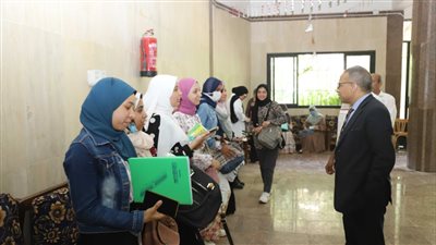 نائب رئيس جامعة جنوب الوادى يتفقد مطبخ المدينة الجامعية للطالبات | صور