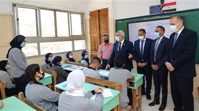 رضا حجازي: التعليم الحضورى أهم وأكثر جذبًا للطلاب 