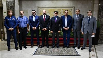 وزير الرياضة يلتقي رابطة الأندية المحترفة | صور