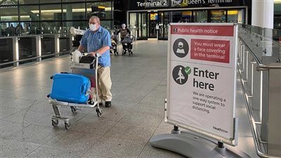 اعتبارًا من اليوم.. بريطانيا ترفع 47 دولة من قائمة كورونا الحمراء