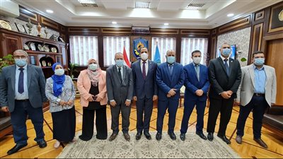 وفد وزارة التخطيط يتفقد مشروعات جامعتي دمنهور والمصرية اليابانية ومدينة الأبحاث العلمية
