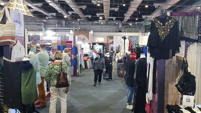 إقبال كبير على جناح برنامج التنمية المحلية بمعرض 