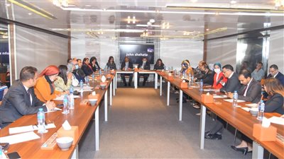 نبيلة مكرم: نسعى لدعم الاستثمارات المصرية بالخارج 