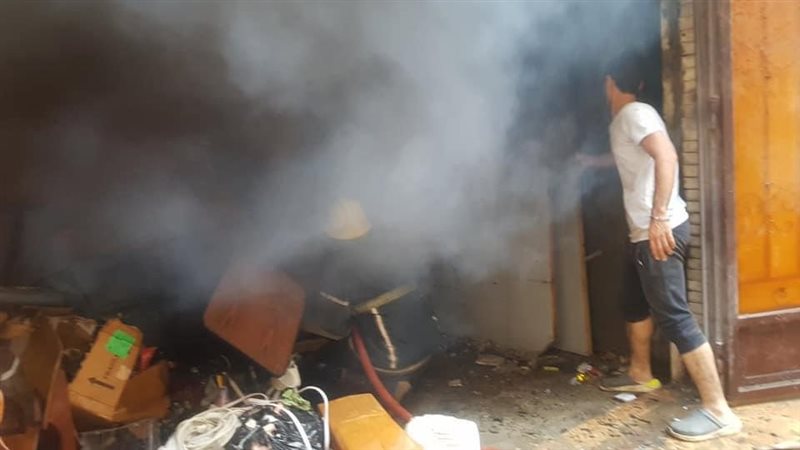 حريق في عقار خلف