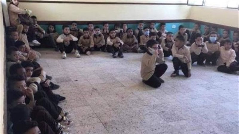 افتراش طلاب مدرسة
