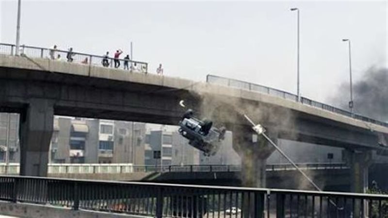 إنقلاب سيارة من أعلى