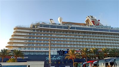 محافظ الإسكندرية يستقبل 2500 سائح ألماني على متن سفينة بالورد 