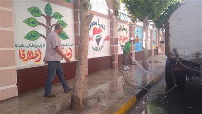 محافظ الإسكندرية يشدد على استمرار أعمال النظافة ورفع المخلفات حول المدارس 