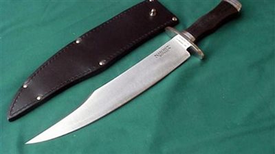 ضبط أسلحة بيضاء بحوزة شخصين في الجمالية 