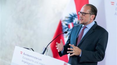 شالنبرج يؤدي اليمين مستشارا للنمسا خلفا لكورتس