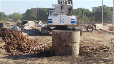 محافظ أسوان يتابع بدء تنفيذ مشروع كوبري السيل العلوى للسيارات | صور 