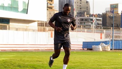 رزاق سيسيه يكشف موقفه من التجديد للزمالك وحقيقة تفاوضه مع الأهلي.. ويؤكد: علاقتي بكارتيرون جيدة 