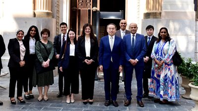 رئيس البورصة يلتقي وزير الخدمات المالية والخزانة بهونج كونج