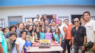 صناع مسلسل «أرواح خفية» يحتفلون بانتهاء التصوير 