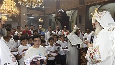 الأنبا غبريال يرسم شمامسة جددا في ايبارشية بني سويف