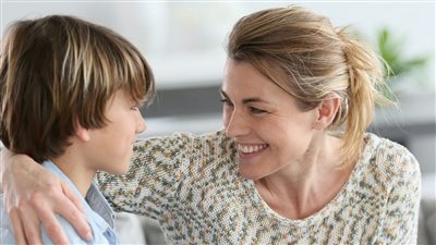 طرق تربية طفلك على الاعتذار والتعلم من أخطائه