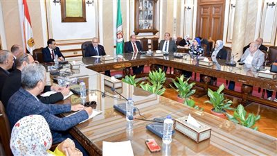 الخشت يترأس الاجتماع التنفيذى للتجهيزات الأكاديمية لجامعة القاهرة الدولية