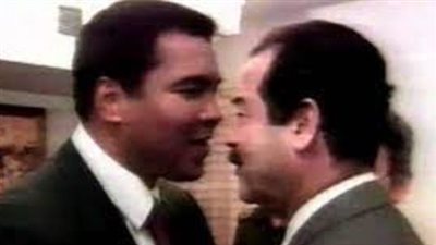 قصة عمرها 33 عاما، تفاصيل مثيرة في زيارة محمد علي كلاي للعراق ولقائه بصدام حسين (فيديو)