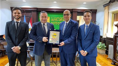 رئيس جامعة الإسكندرية يستقبل مدير مشروع خطوات نحو مجال العمل