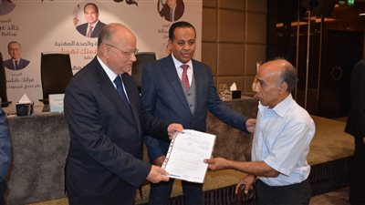 وزارة العمل: تسليم 45 عقد عمل للشباب منهم 30 لذوي الهمم بالقاهرة