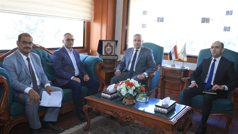 الفقى يناقش مع رئيس