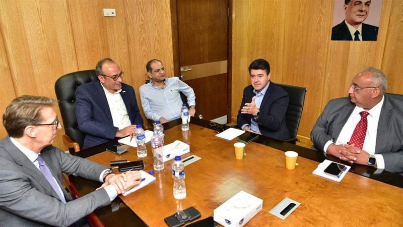 جامعة عين شمس، فيتو