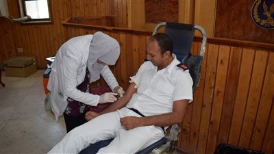 حملة للتبرع بالدم في مديرية أمن البحر الأحمر