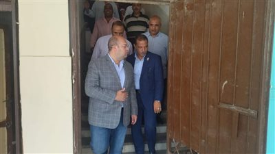 نائب محافظ الجيزة يتفقد استعدادات مجمع مدارس بشتيل لاستقبال العام الدراسي (صور)