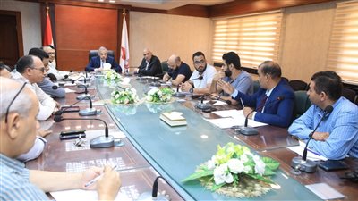 الفقي يعقد اجتماعا لمتابعة مشروع تطوير ورفع كفاءة قصر ثقافة سوهاج 