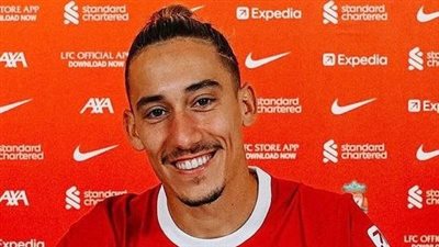 ليفربول يجدد عقد اللاعب اليوناني تيسميكاس لمدة 4 سنوات