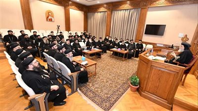 البابا تواضروس يستقبل الأنبا صليب وكهنة المنصورة