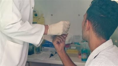 صحة الإسماعيلية تقدم الخدمات الطبية المجانية خلال قافلة بقرية الخفيج (صور) 